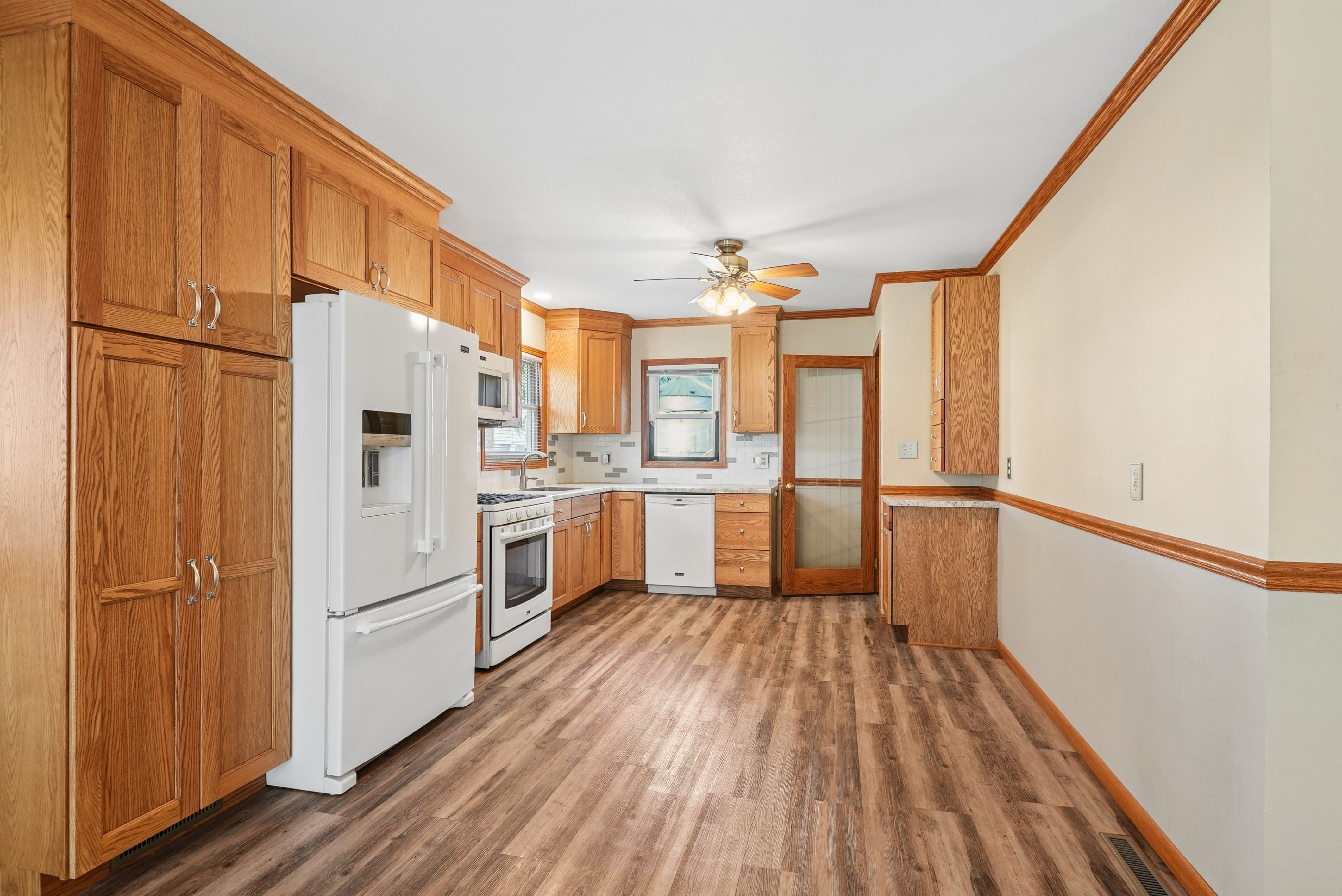 Listing Photo: 09-131 28481_Grand_Ave